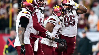 Bobby Wagner Grabs First Interception Of Season Against Patrick Mahomes, Chiefs