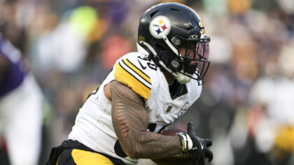Former East High RB Jaylen Warren Catches, Runs For Sixth Touchdown