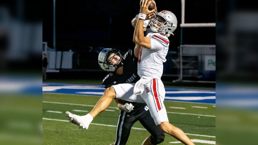 nixon warren catches a pass...
