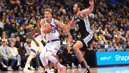 Five starters score in double figures as Utah Jazz rout Spurs